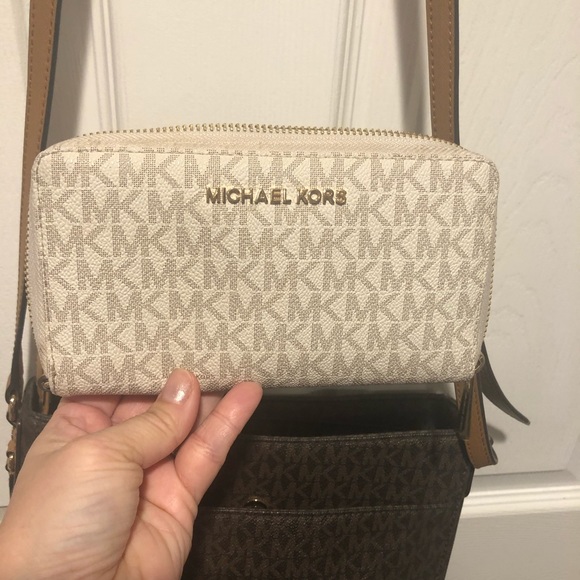 Michael Kors Handbags - Michael Kors Wallet